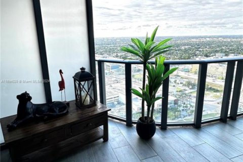 Condo in Miami, Florida, 1 bedroom  № 1708778 - photo 18
