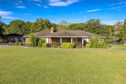 House in Ocala, Florida 3 bedrooms, 203.46 sq.m. № 2239958