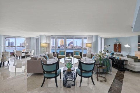 Condo in Aventura, Florida, 5 bedrooms  № 2036328 - photo 10