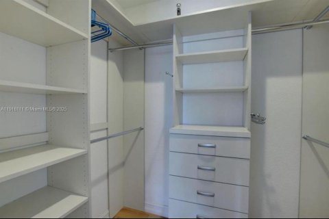 Casa en alquiler en Fort Lauderdale, Florida, 3 dormitorios, 189.71 m2 № 1973180 - foto 30