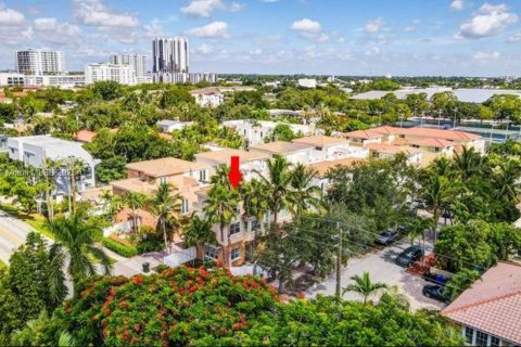 Casa en alquiler en Fort Lauderdale, Florida, 3 dormitorios, 189.71 m2 № 1973180 - foto 10