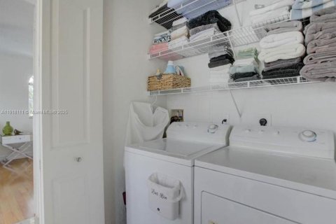 Casa en alquiler en Fort Lauderdale, Florida, 3 dormitorios, 189.71 m2 № 1973180 - foto 29