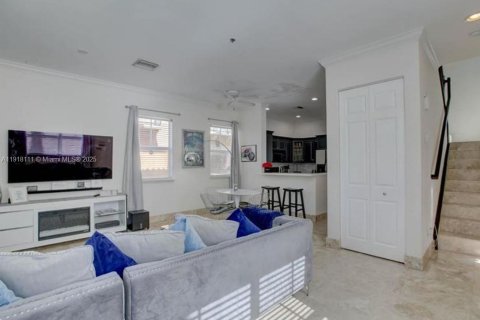 Casa en alquiler en Fort Lauderdale, Florida, 3 dormitorios, 189.71 m2 № 1973180 - foto 27