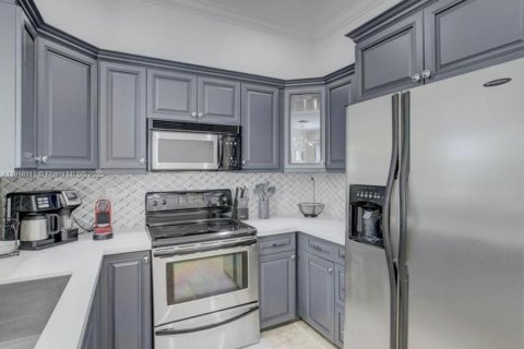 Casa en alquiler en Fort Lauderdale, Florida, 3 dormitorios, 189.71 m2 № 1973180 - foto 6