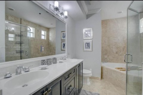 Casa en alquiler en Fort Lauderdale, Florida, 3 dormitorios, 189.71 m2 № 1973180 - foto 11