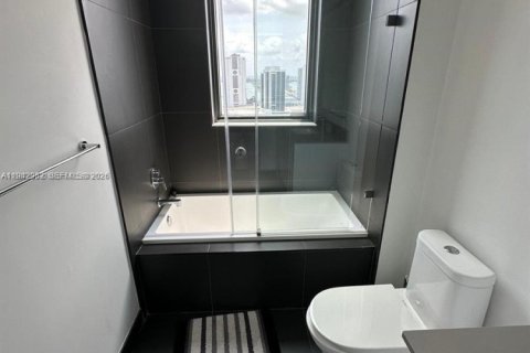 Купить кондоминиум в Майами, Флорида 2 спальни, 93.74м2, № 2061487 - фото 12