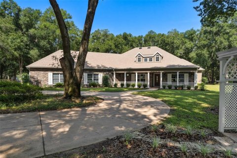 House in Eustis, Florida 3 bedrooms, 288.37 sq.m. № 2101492