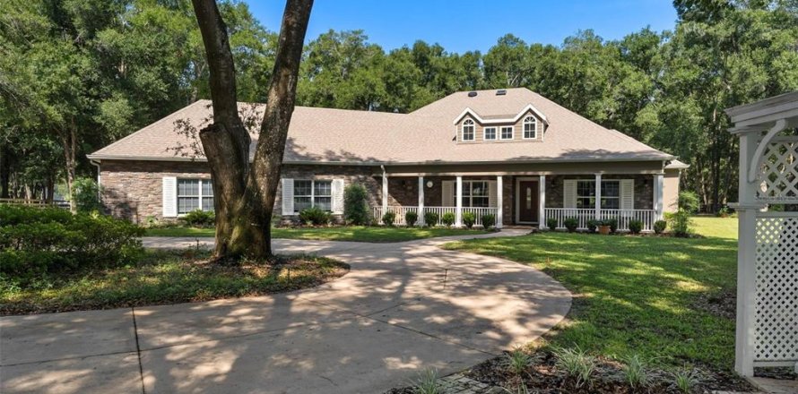 Villa ou maison à Eustis, Floride 3 chambres, 288.37 m2 № 2101492