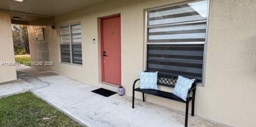 Condominio en Miami, Florida, 2 dormitorios  № 2026122