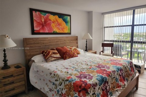 Condo in Hallandale Beach, Florida, 1 bedroom  № 1966688 - photo 3