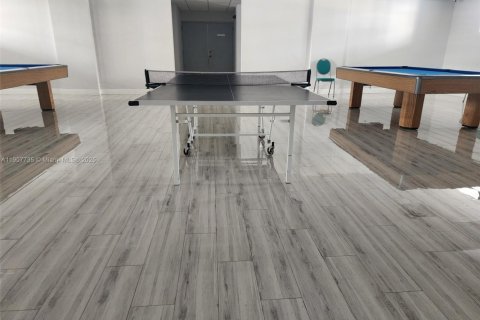 Condo in Hallandale Beach, Florida, 1 bedroom  № 1966688 - photo 10