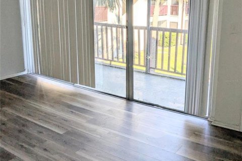 Condo in Tampa, Florida, 1 bedroom  № 1721119 - photo 5