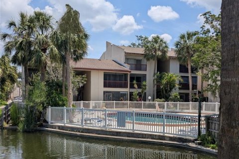 Condo in Tampa, Florida, 1 bedroom  № 1721119 - photo 11