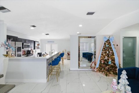 Villa ou maison à louer à Miami, Floride: 4 chambres, 134.62 m2 № 1999501 - photo 5