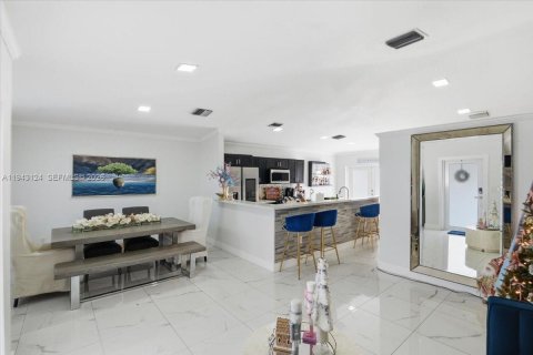 Villa ou maison à louer à Miami, Floride: 4 chambres, 134.62 m2 № 1999501 - photo 6