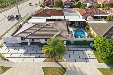 Villa ou maison à Miami, Floride 4 chambres, 134.62 m2 № 1999501