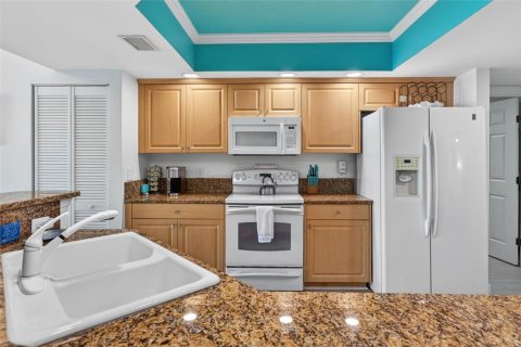 Condo in Daytona Beach Shores, Florida, 3 bedrooms  № 2195326 - photo 16