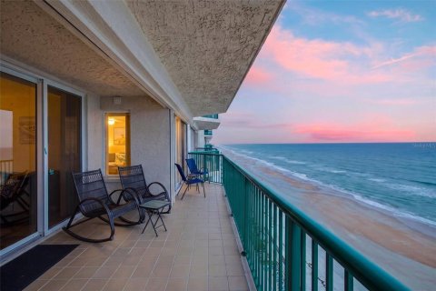 Condo in Daytona Beach Shores, Florida, 3 bedrooms  № 2195326 - photo 2