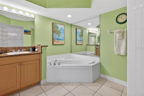 Condo in Daytona Beach Shores, Florida, 3 bedrooms  № 2195326 - photo 26