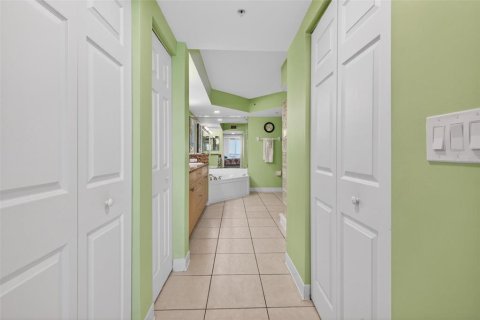 Condo in Daytona Beach Shores, Florida, 3 bedrooms  № 2195326 - photo 23