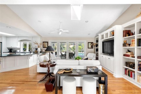 Casa en venta en Gainesville, Florida, 4 dormitorios, 284.65 m2 № 1648048 - foto 8
