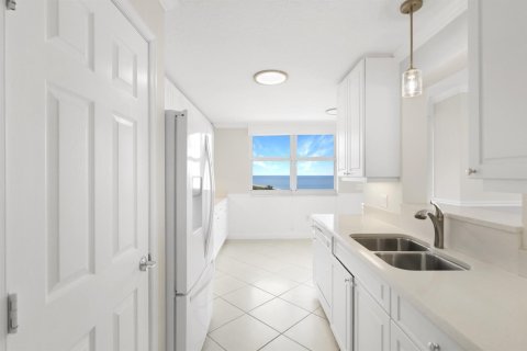 Condo in St. Lucie, Florida, 3 bedrooms  № 2362023 - photo 6