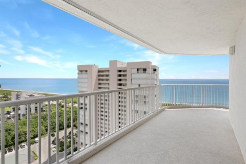 Condo in St. Lucie, Florida, 3 bedrooms  № 2362023 - photo 16