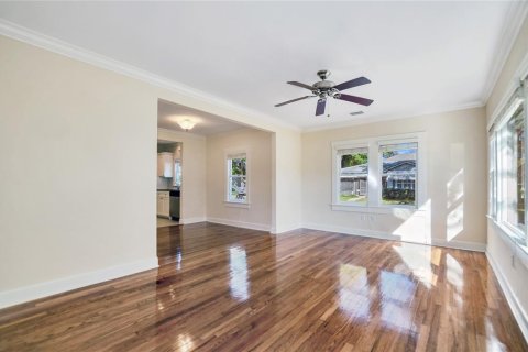 Casa en venta en Tampa, Florida, 2 dormitorios, 86.21 m2 № 2206050 - foto 11