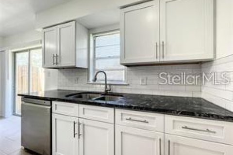 Снять в аренду квартиру в Орландо, Флорида 1 комната, 80.82м2, № 1673553 - фото 4