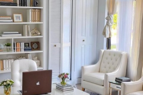 House in Cutler Bay, Florida 5 bedrooms, 315.77 sq.m. № 1978803 - photo 5