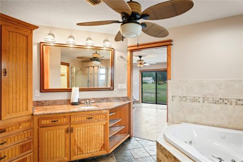 Villa ou maison à vendre à Zephyrhills, Floride: 3 chambres, 212.84 m2 № 1680329 - photo 24