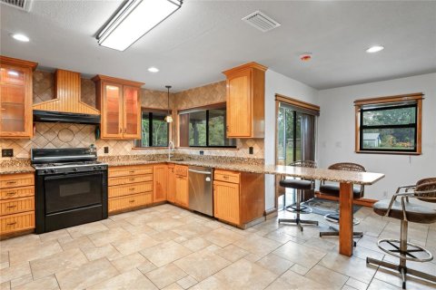Villa ou maison à vendre à Zephyrhills, Floride: 3 chambres, 212.84 m2 № 1680329 - photo 13