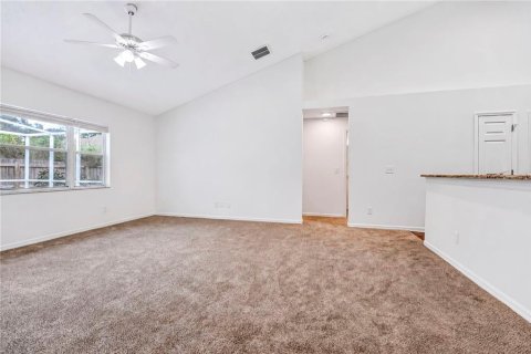 House in Valrico, Florida 3 bedrooms, 159.88 sq.m. № 2208620 - photo 3
