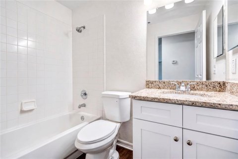 House in Valrico, Florida 3 bedrooms, 159.88 sq.m. № 2208620 - photo 12