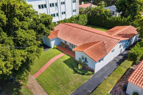Villa ou maison à vendre à Coral Gables, Floride: 3 chambres, 153.66 m2 № 2083837 - photo 20