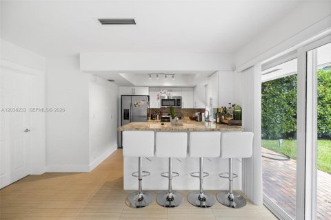 Villa ou maison à vendre à Coral Gables, Floride: 3 chambres, 153.66 m2 № 2083837 - photo 10