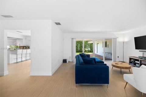 Villa ou maison à vendre à Coral Gables, Floride: 3 chambres, 153.66 m2 № 2083837 - photo 4