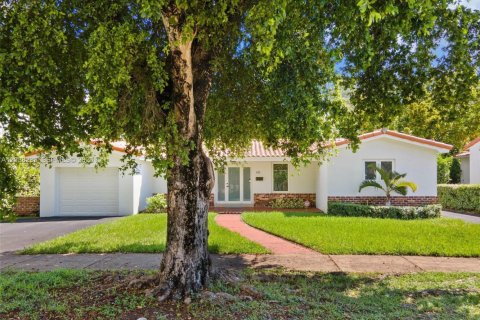 Villa ou maison à Coral Gables, Floride 3 chambres, 153.66 m2 № 2083837