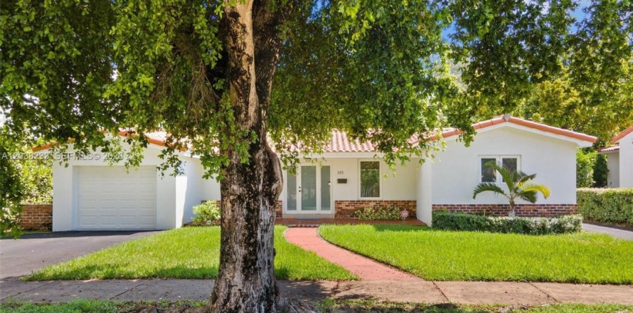 Villa ou maison à Coral Gables, Floride 3 chambres, 153.66 m2 № 2083837