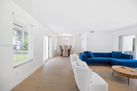 Villa ou maison à vendre à Coral Gables, Floride: 3 chambres, 153.66 m2 № 2083837 - photo 5