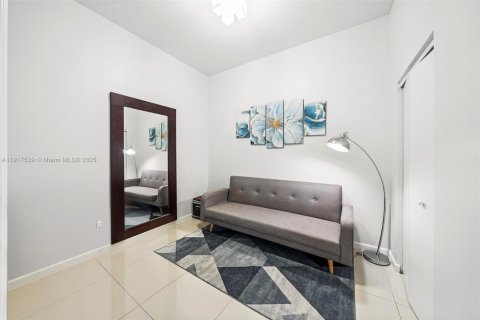 Снять в аренду кондоминиум в Норт-Бей-Виллидж, Флорида 1 спальня, 76.92м2, № 1972291 - фото 21