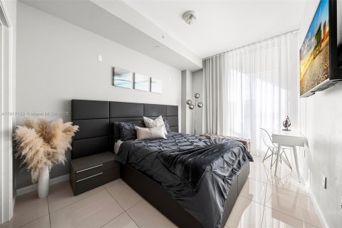 Снять в аренду кондоминиум в Норт-Бей-Виллидж, Флорида 1 спальня, 76.92м2, № 1972291 - фото 14