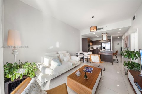 Снять в аренду кондоминиум в Норт-Бей-Виллидж, Флорида 1 спальня, 76.92м2, № 1972291 - фото 6