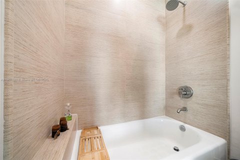 Снять в аренду кондоминиум в Норт-Бей-Виллидж, Флорида 1 спальня, 76.92м2, № 1972291 - фото 20