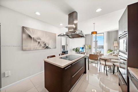 Снять в аренду кондоминиум в Норт-Бей-Виллидж, Флорида 1 спальня, 76.92м2, № 1972291 - фото 11