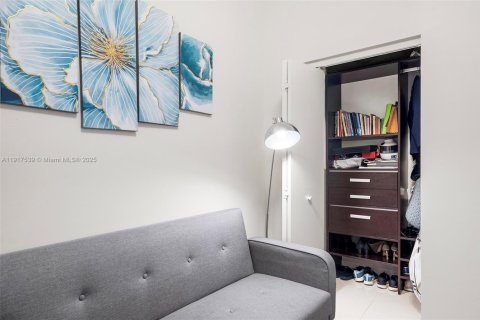 Снять в аренду кондоминиум в Норт-Бей-Виллидж, Флорида 1 спальня, 76.92м2, № 1972291 - фото 23