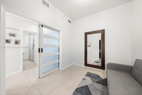 Снять в аренду кондоминиум в Норт-Бей-Виллидж, Флорида 1 спальня, 76.92м2, № 1972291 - фото 22