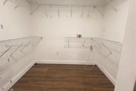 Villa ou maison à louer à Medley, Floride: 3 chambres, 147.53 m2 № 2002750 - photo 8