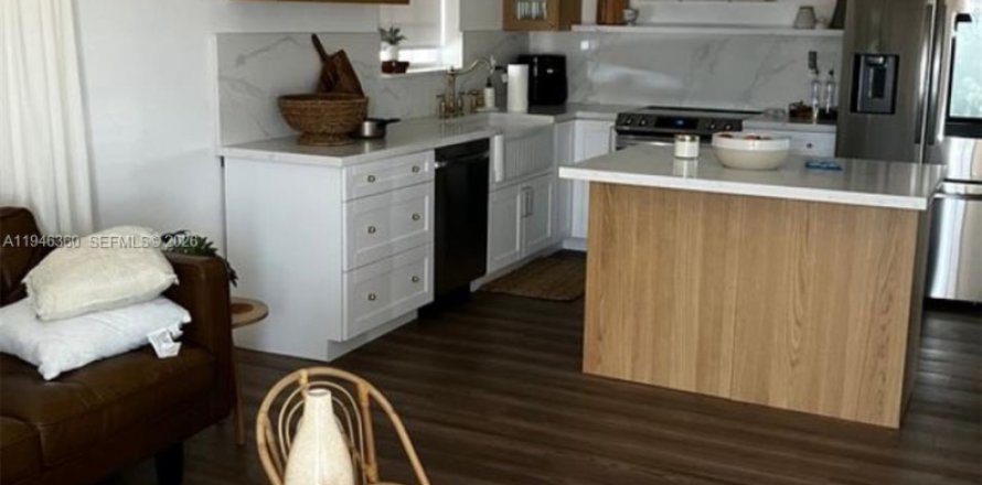 Villa ou maison à Medley, Floride 3 chambres, 147.53 m2 № 2002750