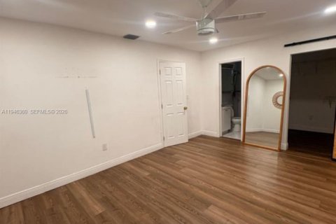 Villa ou maison à louer à Medley, Floride: 3 chambres, 147.53 m2 № 2002750 - photo 7